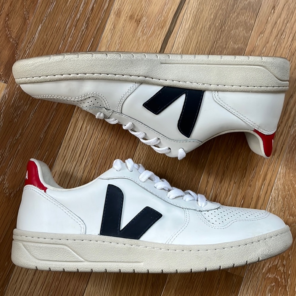 VEJA Men’s Sneakers